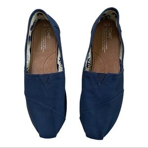 Toms navy blue canvas new w/ flaw flats shoes 10